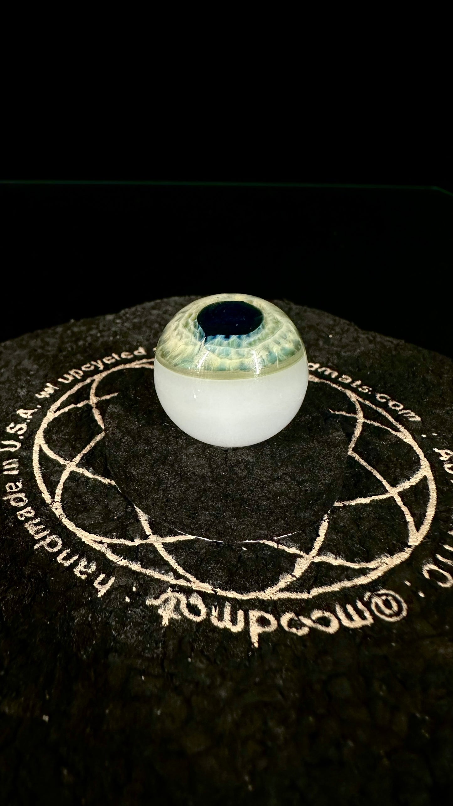 White/Green UV Dragon Eye MIB (Marble In Boro)